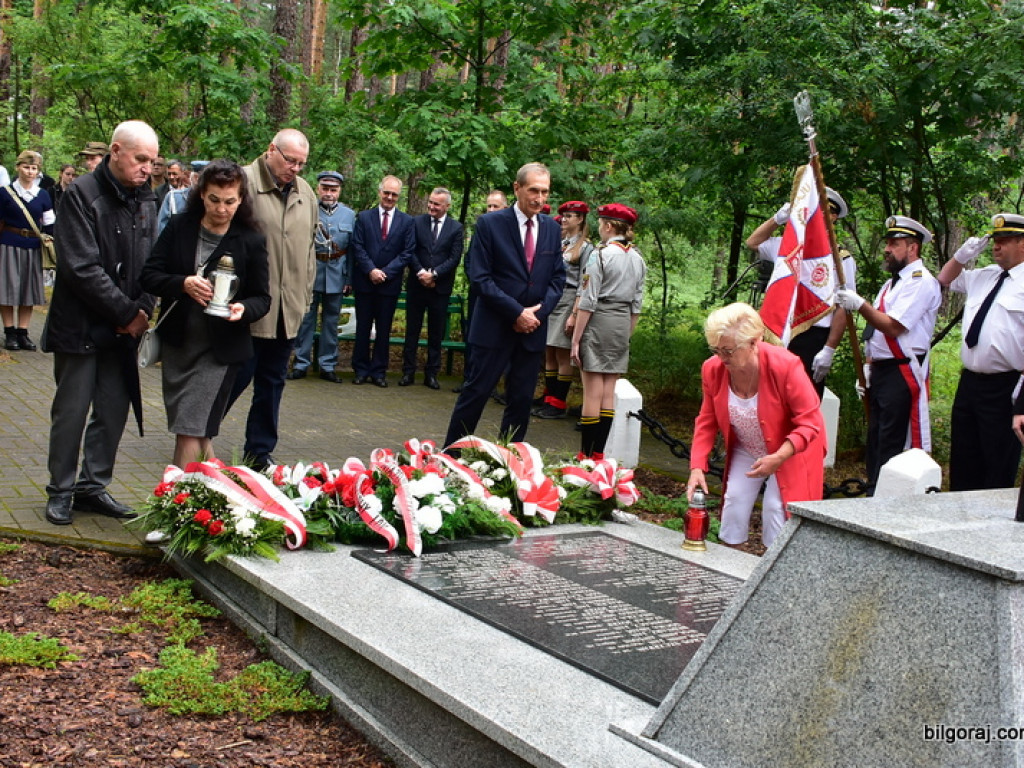77. rocznica niemieckiego mordu polskich partyzantów w lesie Rapy koło Biłgoraja (FOTO)