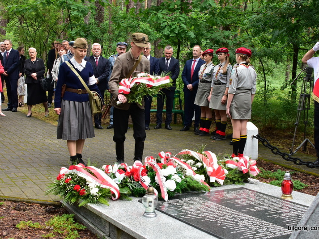 77. rocznica niemieckiego mordu polskich partyzantów w lesie Rapy koło Biłgoraja (FOTO)