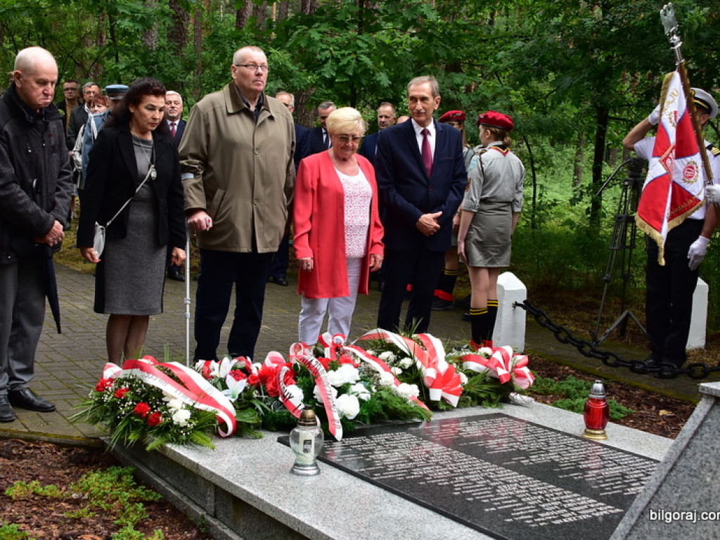 77. rocznica niemieckiego mordu polskich partyzantów w lesie Rapy koło Biłgoraja (FOTO)