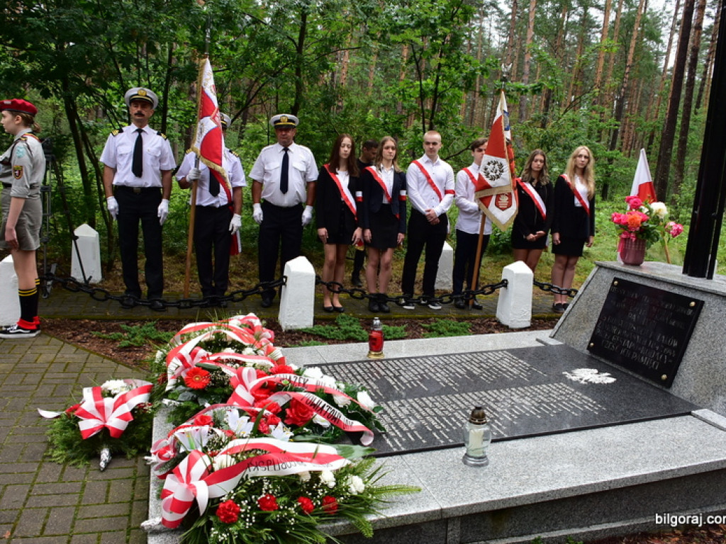 77. rocznica niemieckiego mordu polskich partyzantów w lesie Rapy koło Biłgoraja (FOTO)