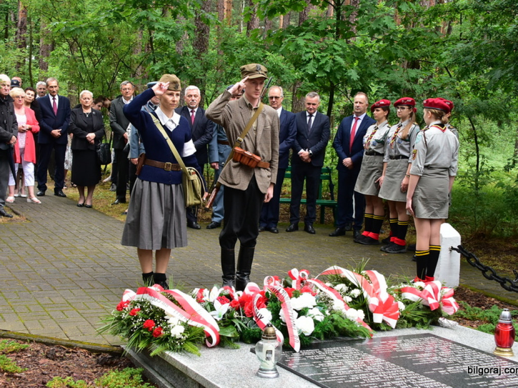 77. rocznica niemieckiego mordu polskich partyzantów w lesie Rapy koło Biłgoraja (FOTO)