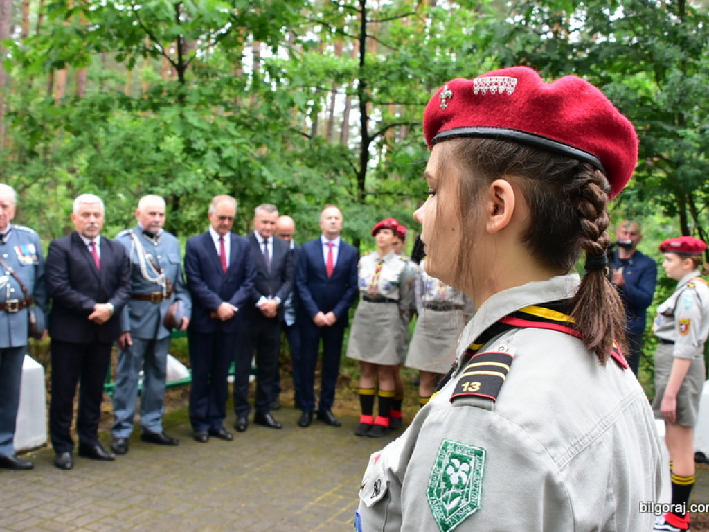 77. rocznica niemieckiego mordu polskich partyzantów w lesie Rapy koło Biłgoraja (FOTO)