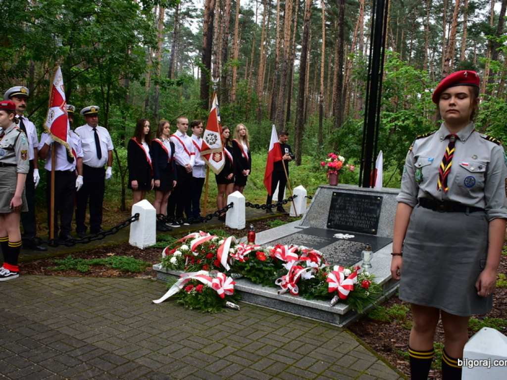 77. rocznica niemieckiego mordu polskich partyzantów w lesie Rapy koło Biłgoraja (FOTO)