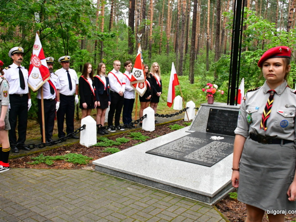 77. rocznica niemieckiego mordu polskich partyzantów w lesie Rapy koło Biłgoraja (FOTO)
