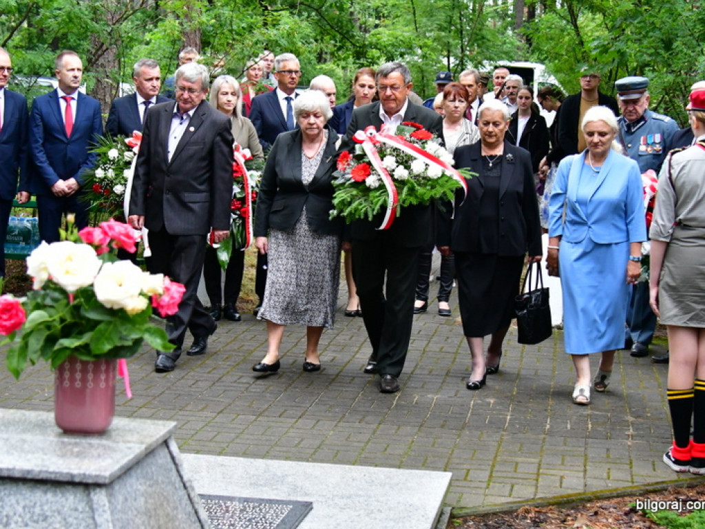 77. rocznica niemieckiego mordu polskich partyzantów w lesie Rapy koło Biłgoraja (FOTO)