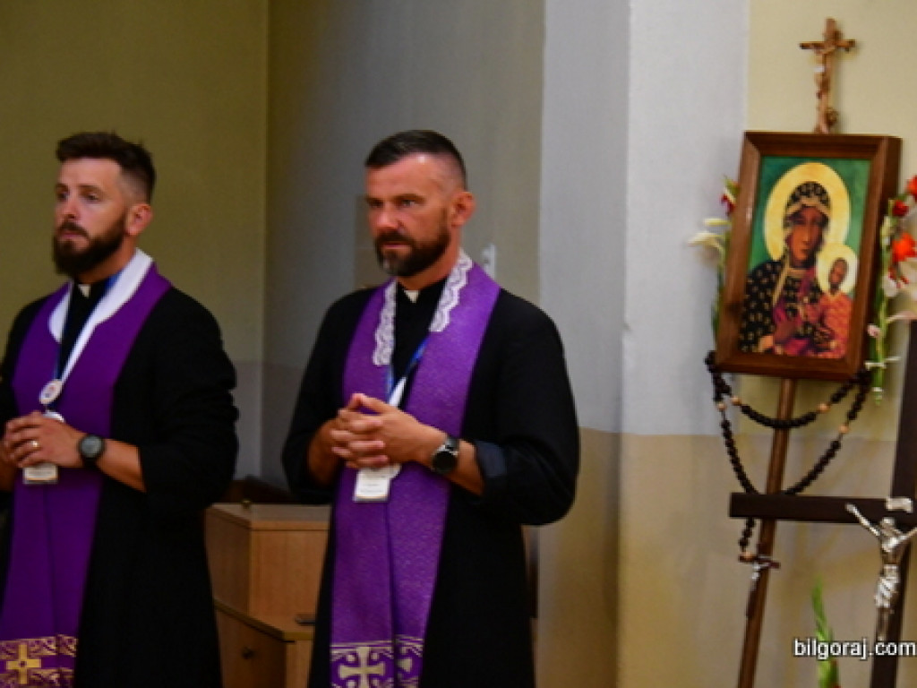 Pielgrzymi dotarli do Biłgoraja. Pątnicy z Hrubieszowa są częścią 39. Pieszej Pielgrzymki Zamojsko - Lubaczowskiej na Jasną Górę (FOTO)