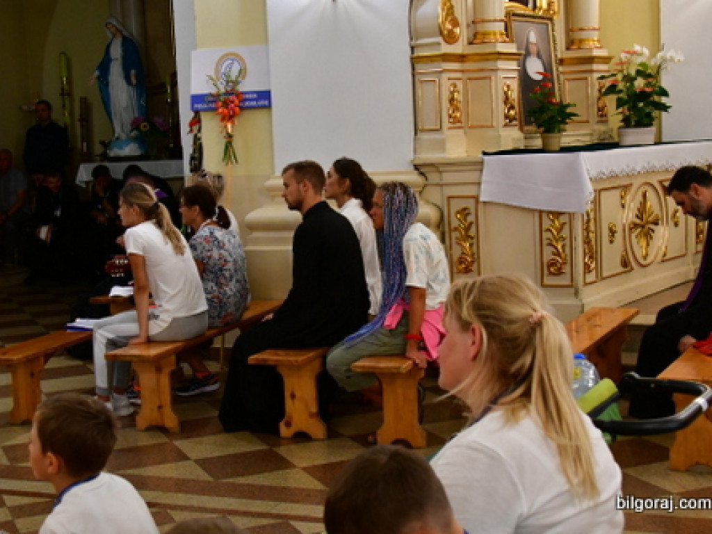 Pielgrzymi dotarli do Biłgoraja. Pątnicy z Hrubieszowa są częścią 39. Pieszej Pielgrzymki Zamojsko - Lubaczowskiej na Jasną Górę (FOTO)