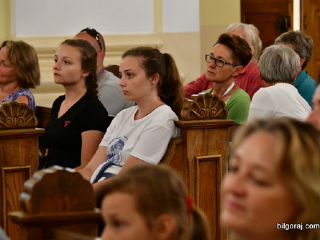 Pielgrzymi dotarli do Biłgoraja. Pątnicy z Hrubieszowa są częścią 39. Pieszej Pielgrzymki Zamojsko - Lubaczowskiej na Jasną Górę (FOTO)