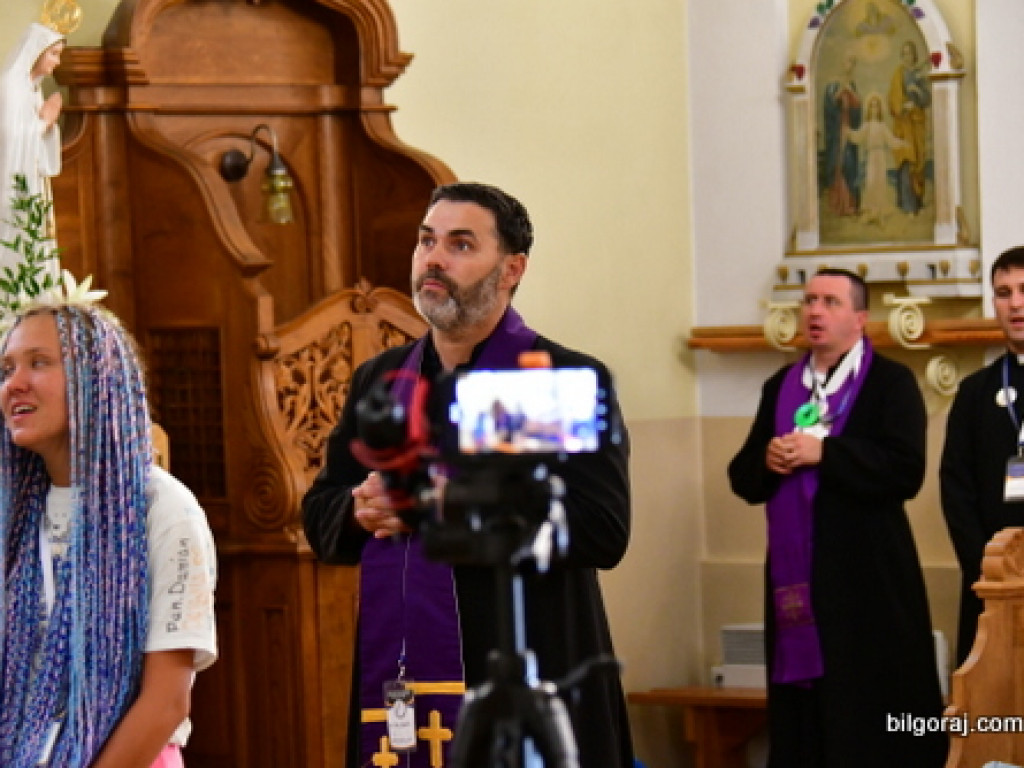 Pielgrzymi dotarli do Biłgoraja. Pątnicy z Hrubieszowa są częścią 39. Pieszej Pielgrzymki Zamojsko - Lubaczowskiej na Jasną Górę (FOTO)