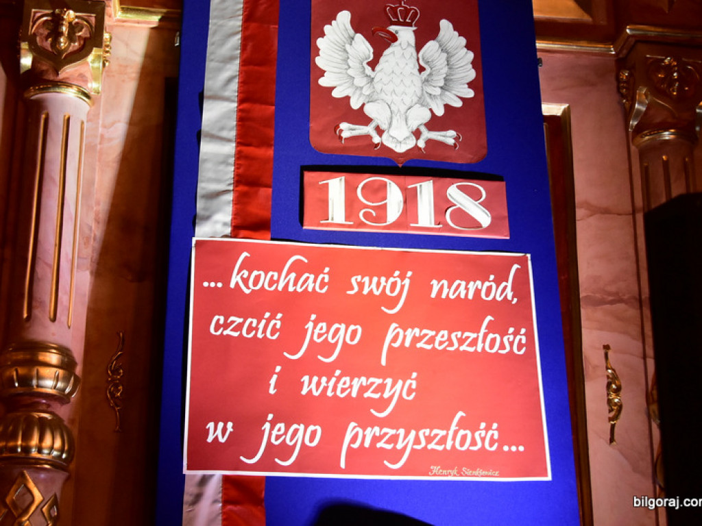 Wieczornica patriotyczna w 103. rocznicę odzyskania niepodległości (FOTO)