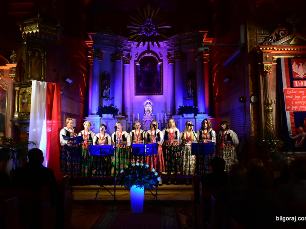 Wieczornica patriotyczna w 103. rocznicę odzyskania niepodległości (FOTO)