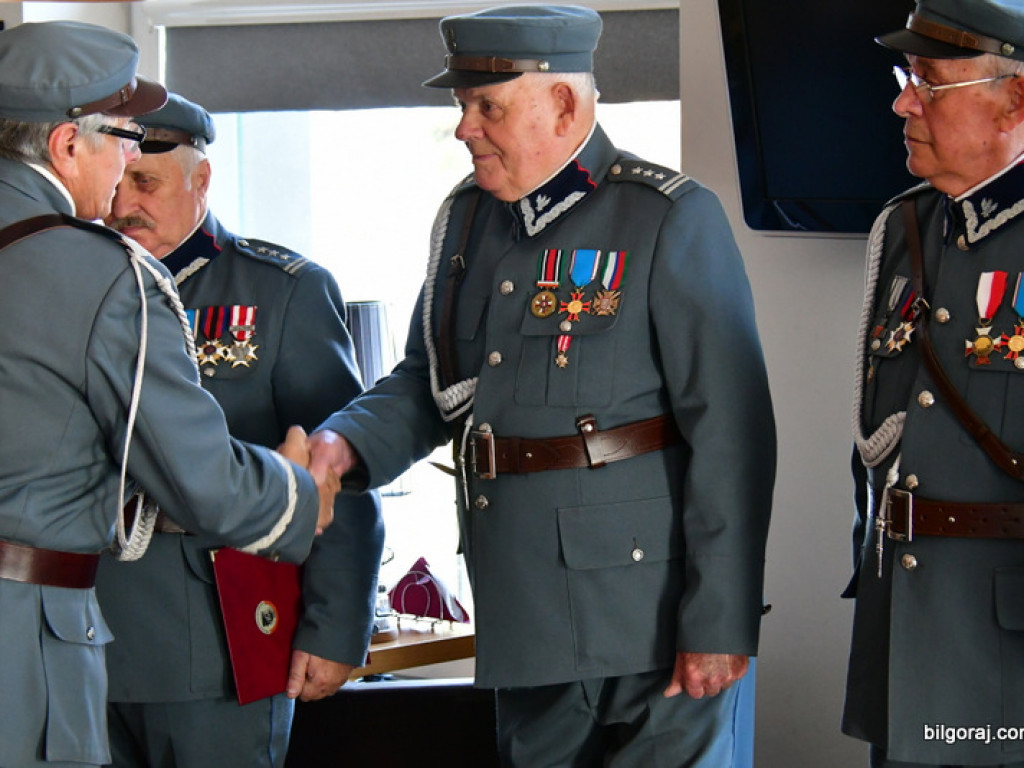 Biłgorajscy Piłsudczycy odebrali awanse i odznaczenia (FOTO)