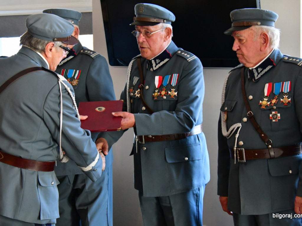 Biłgorajscy Piłsudczycy odebrali awanse i odznaczenia (FOTO)