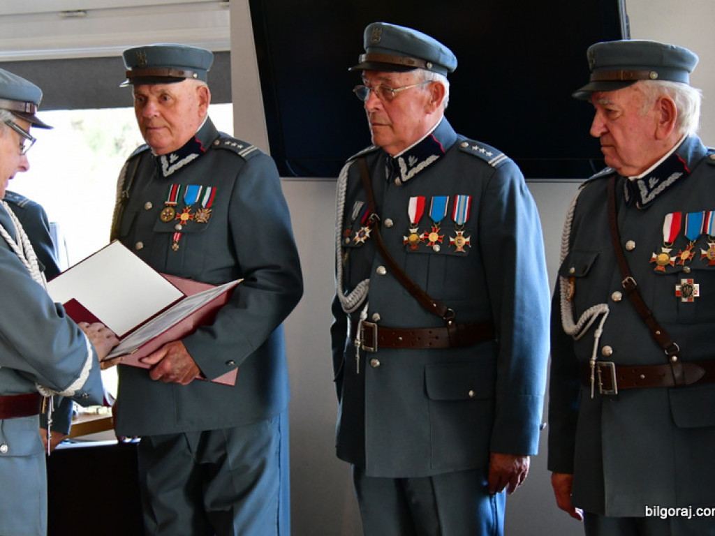 Biłgorajscy Piłsudczycy odebrali awanse i odznaczenia (FOTO)