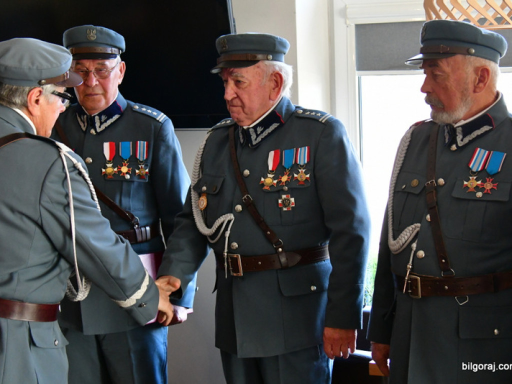 Biłgorajscy Piłsudczycy odebrali awanse i odznaczenia (FOTO)