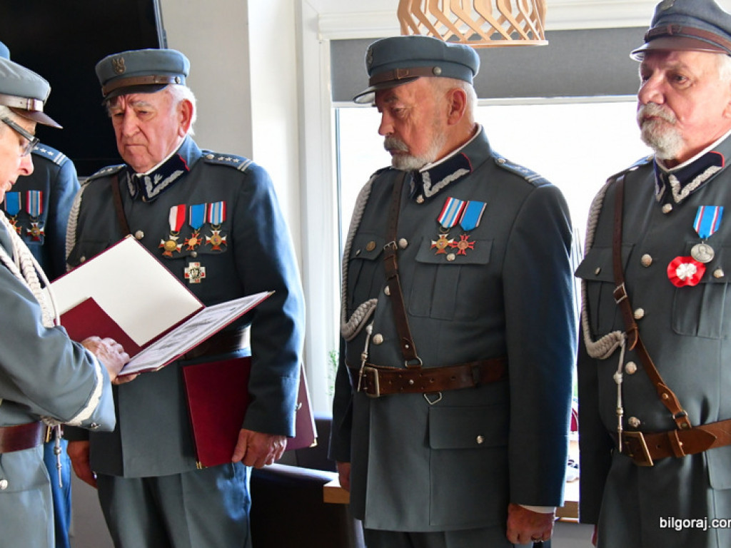 Biłgorajscy Piłsudczycy odebrali awanse i odznaczenia (FOTO)