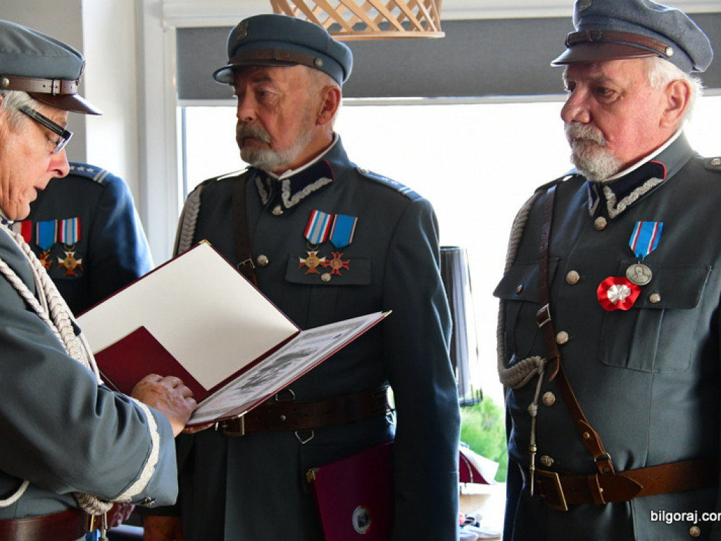 Biłgorajscy Piłsudczycy odebrali awanse i odznaczenia (FOTO)