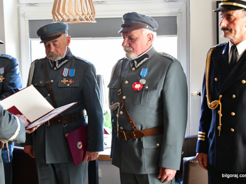 Biłgorajscy Piłsudczycy odebrali awanse i odznaczenia (FOTO)