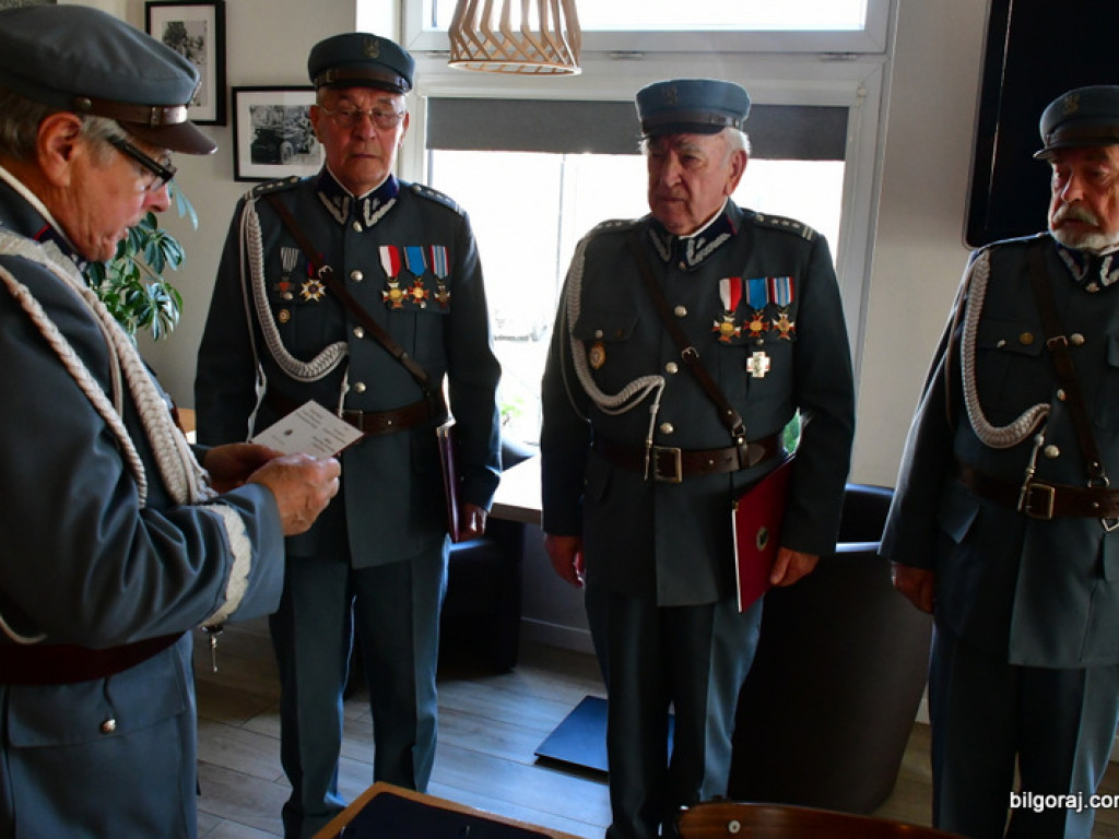Biłgorajscy Piłsudczycy odebrali awanse i odznaczenia (FOTO)