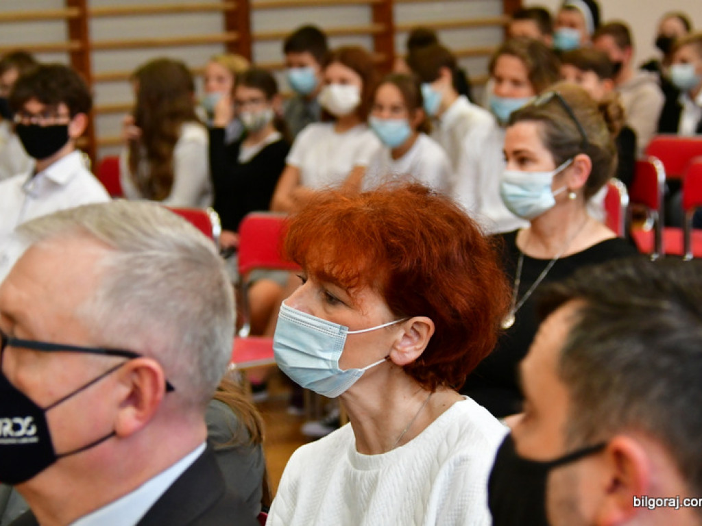 W Szkole Podstawowej w Tarnogrodzie odsłonięto tablicę upamiętniającą Józefa Krzysztofa Gizę (FOTO)