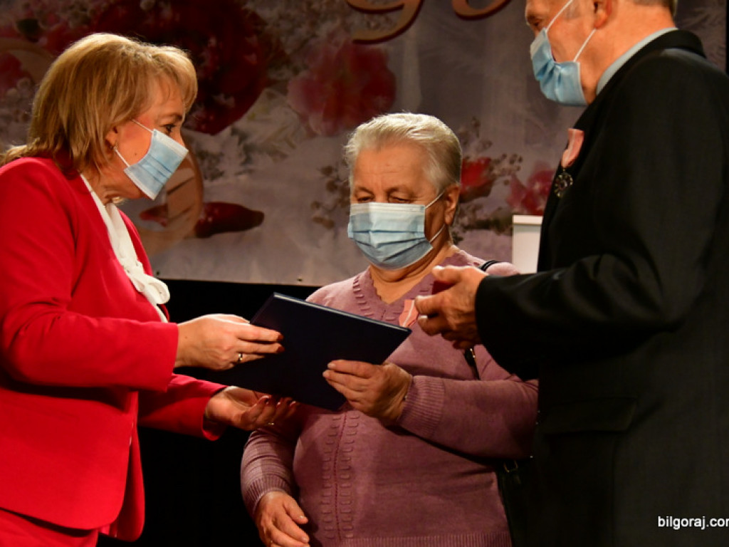 Złote gody. Kilkadziesiąt par świętowało 50-lecie małżeństwa (FOTO)