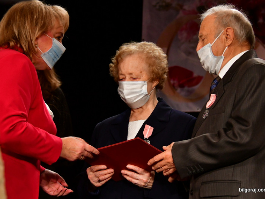 Złote gody. Kilkadziesiąt par świętowało 50-lecie małżeństwa (FOTO)