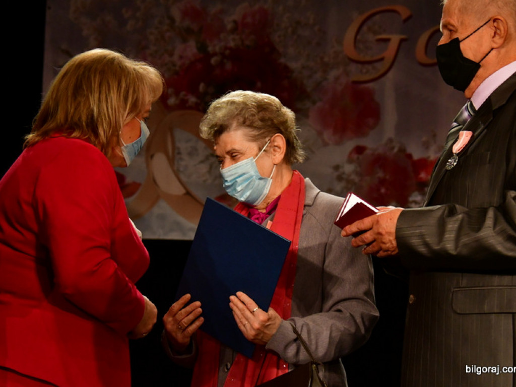 Złote gody. Kilkadziesiąt par świętowało 50-lecie małżeństwa (FOTO)