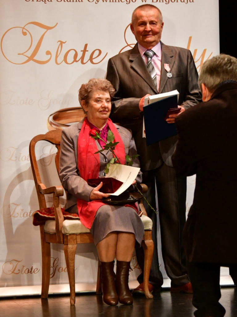 Złote gody. Kilkadziesiąt par świętowało 50-lecie małżeństwa (FOTO)