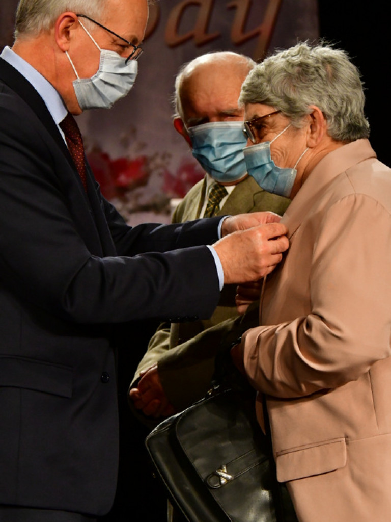 Złote gody. Kilkadziesiąt par świętowało 50-lecie małżeństwa (FOTO)