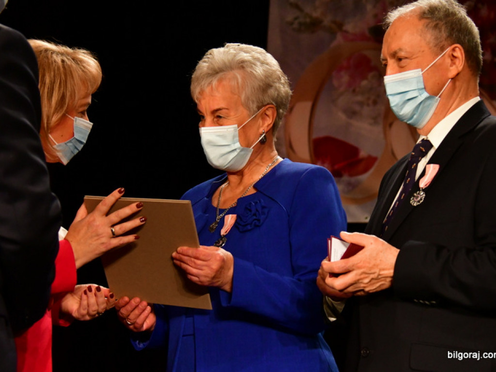 Złote gody. Kilkadziesiąt par świętowało 50-lecie małżeństwa (FOTO)