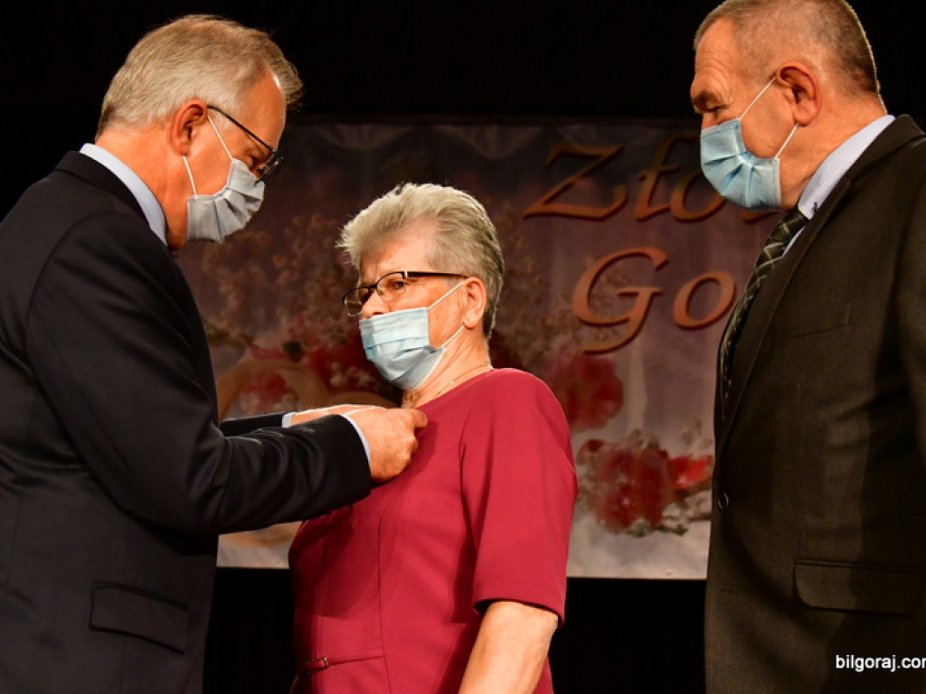 Złote gody. Kilkadziesiąt par świętowało 50-lecie małżeństwa (FOTO)