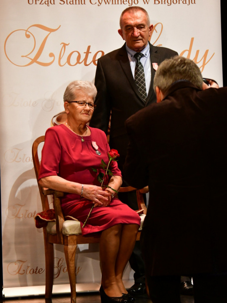 Złote gody. Kilkadziesiąt par świętowało 50-lecie małżeństwa (FOTO)