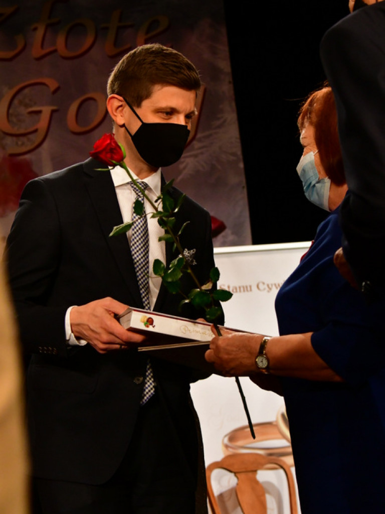 Złote gody. Kilkadziesiąt par świętowało 50-lecie małżeństwa (FOTO)