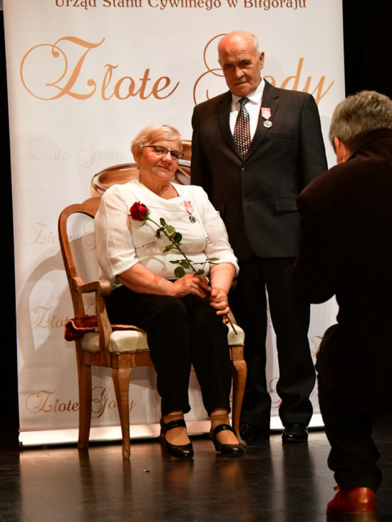 Złote gody. Kilkadziesiąt par świętowało 50-lecie małżeństwa (FOTO)