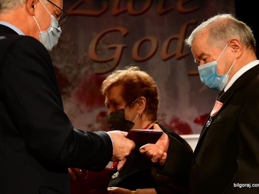 Złote gody. Kilkadziesiąt par świętowało 50-lecie małżeństwa (FOTO)