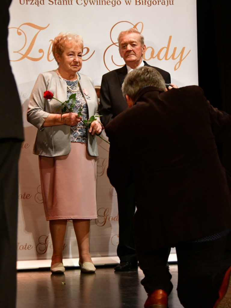 Złote gody. Kilkadziesiąt par świętowało 50-lecie małżeństwa (FOTO)
