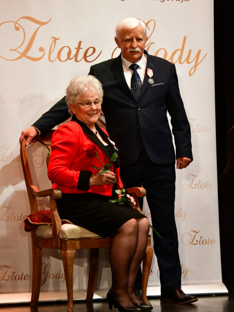 Złote gody. Kilkadziesiąt par świętowało 50-lecie małżeństwa (FOTO)