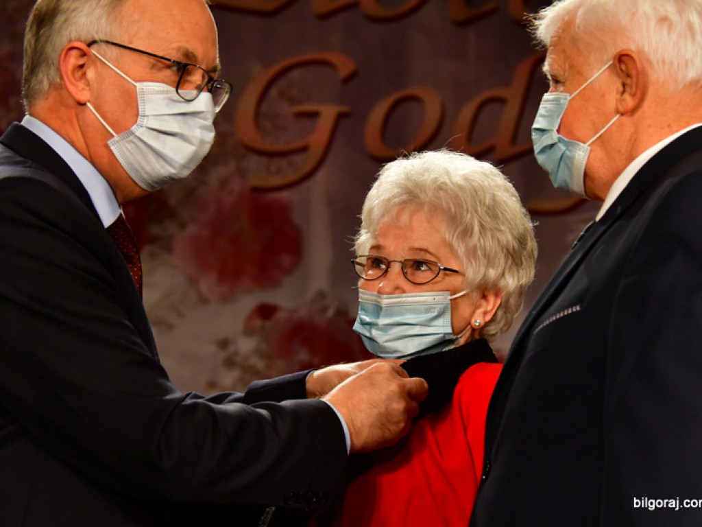 Złote gody. Kilkadziesiąt par świętowało 50-lecie małżeństwa (FOTO)