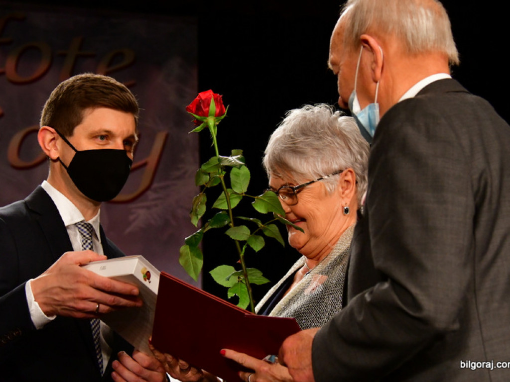 Złote gody. Kilkadziesiąt par świętowało 50-lecie małżeństwa (FOTO)