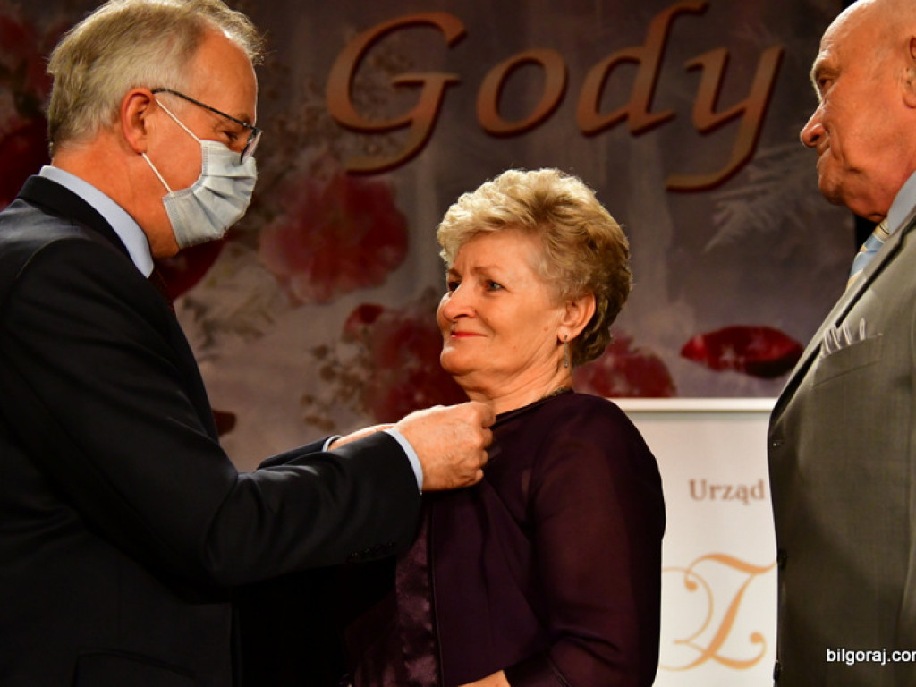 Złote gody. Kilkadziesiąt par świętowało 50-lecie małżeństwa (FOTO)