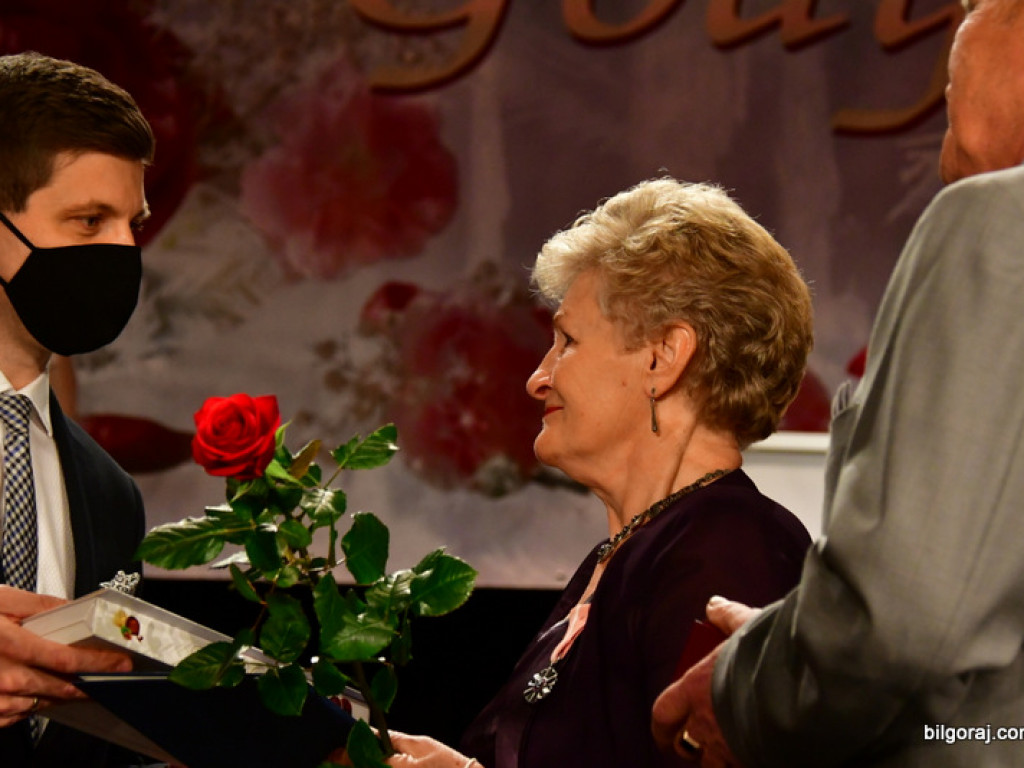 Złote gody. Kilkadziesiąt par świętowało 50-lecie małżeństwa (FOTO)