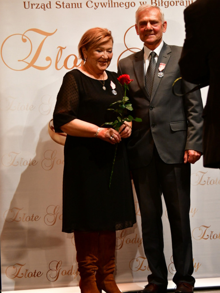 Złote gody. Kilkadziesiąt par świętowało 50-lecie małżeństwa (FOTO)