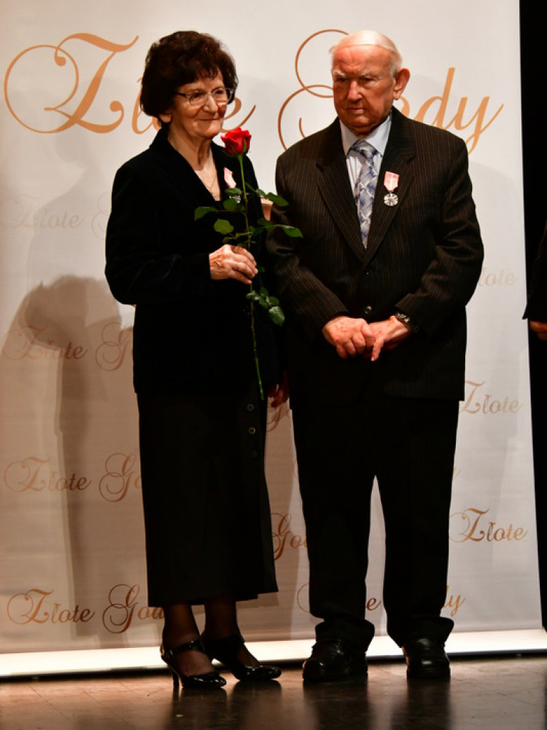 Złote gody. Kilkadziesiąt par świętowało 50-lecie małżeństwa (FOTO)