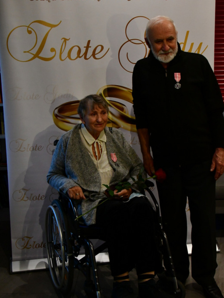 Złote gody. Kilkadziesiąt par świętowało 50-lecie małżeństwa (FOTO)