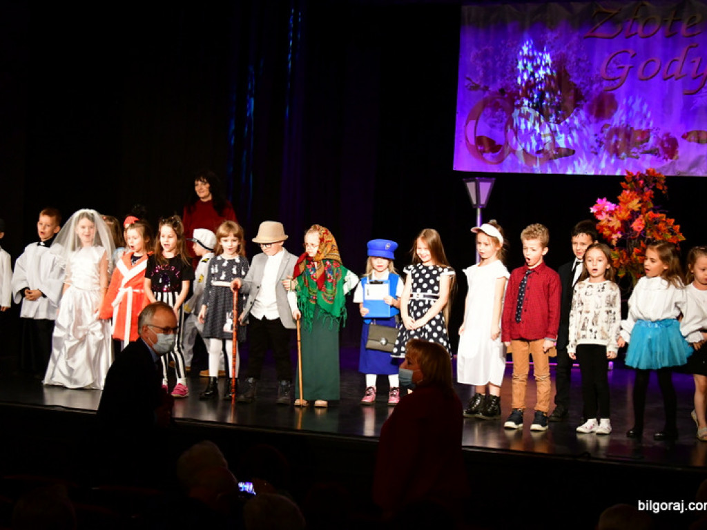 Złote gody. Kilkadziesiąt par świętowało 50-lecie małżeństwa (FOTO)