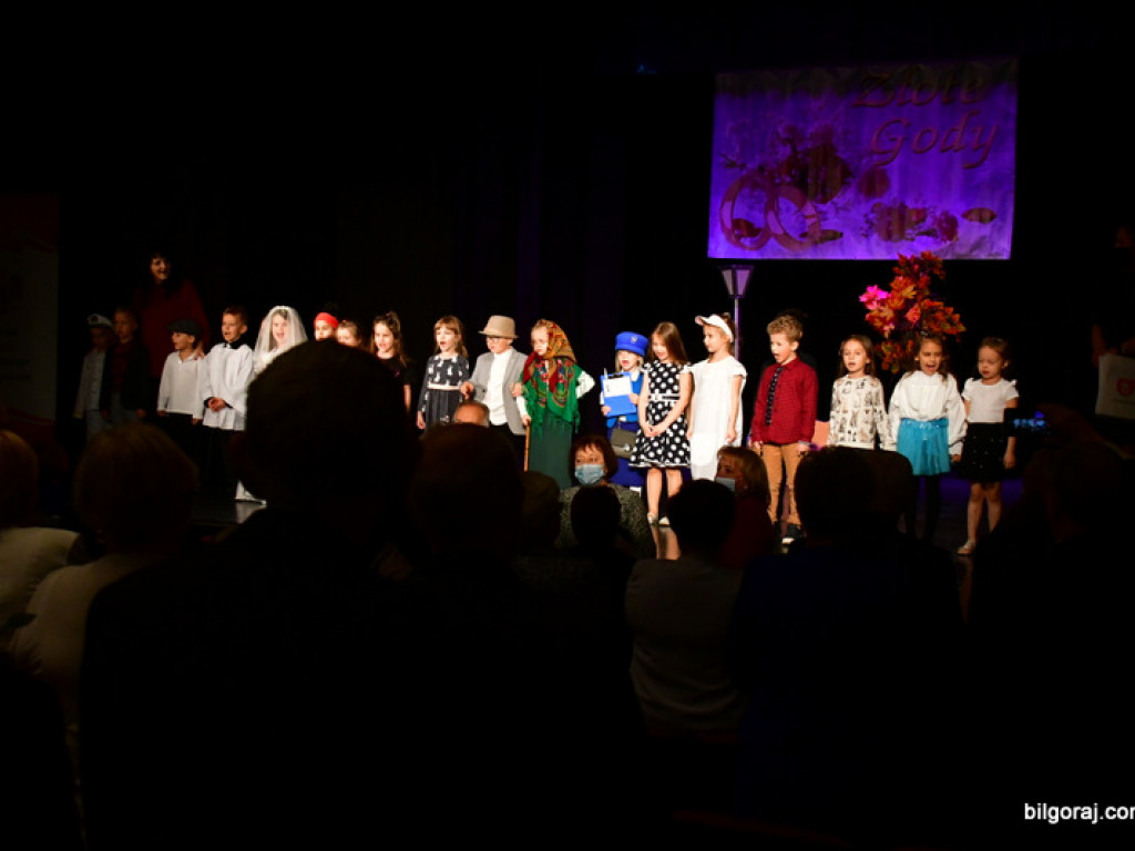 Złote gody. Kilkadziesiąt par świętowało 50-lecie małżeństwa (FOTO)