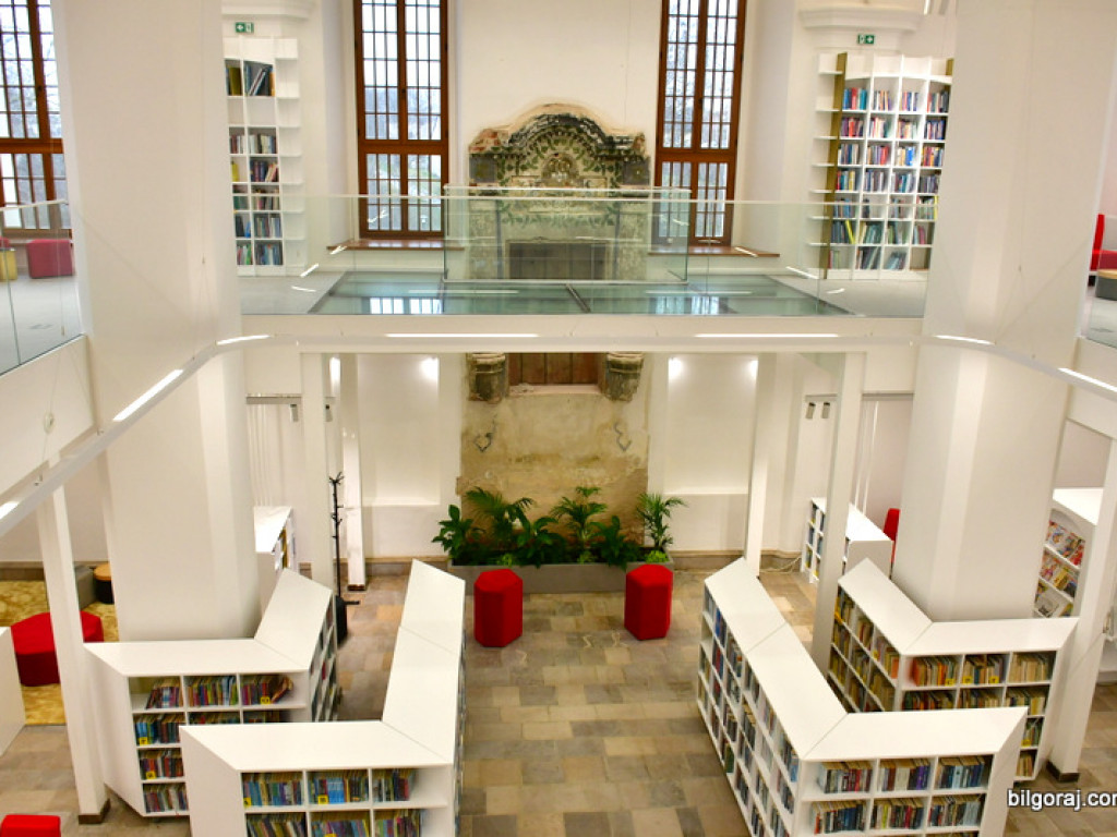 Biblioteka w Tarnogrodzie po remoncie. Doskonałe połączenie tradycji budynku z trendami XXI wieku (FOTO)