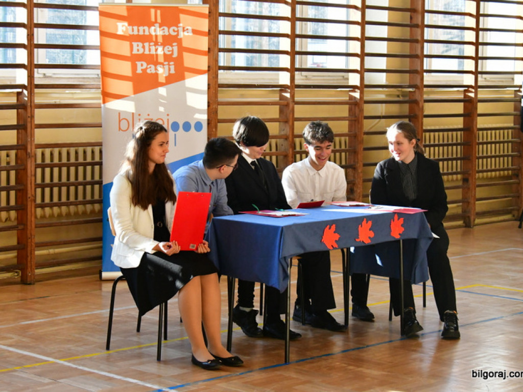 Debata oxfordzka w Szkole Podstawowej w Dąbrowicy (FOTO)