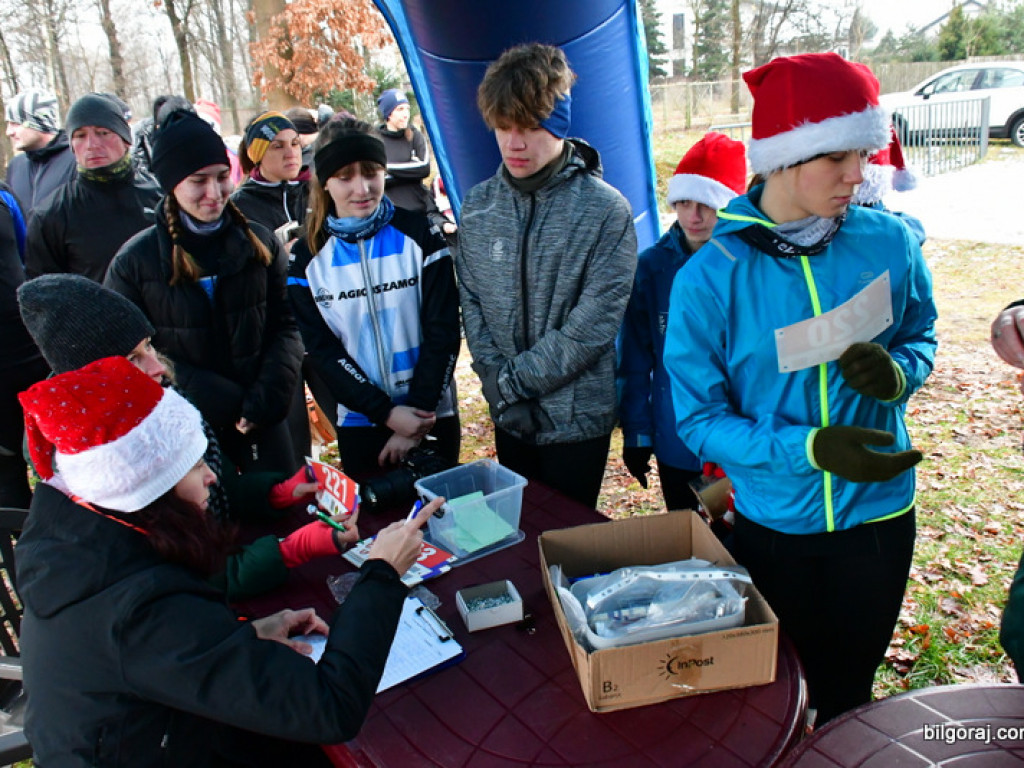 Rekreacyjny Bieg Mikołajkowy oraz V Cross Bojarski (FOTO)