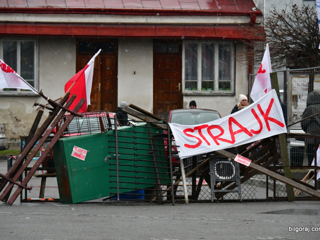 Rekonstrukcja grudnia 1981 roku, film Wiesława Palucha oraz koncert Norberta Smolińskiego (FOTO, VIDEO)